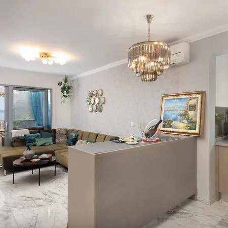 Sara - Luxurious Sea View With Garage Apartman