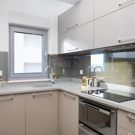 Sara - Luxurious Sea View With Garage Apartman *