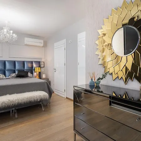 Sara - Luxurious Sea View With Garage Apartman *