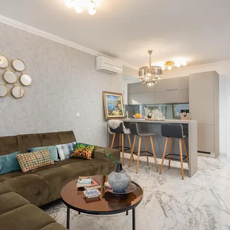 Sara - Luxurious Sea View With Garage Apartman