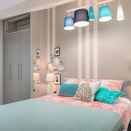 Sara - Luxurious Sea View With Garage Apartman *