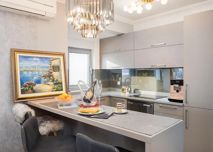Sara - Luxurious Sea View With Garage Апартаменты