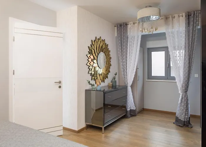 Апартаменты Sara - Luxurious Sea View With Garage